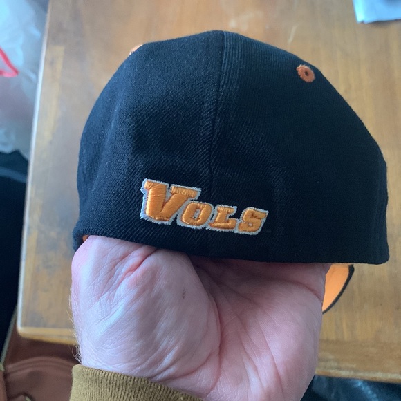 Hat - Picture 3 of 4